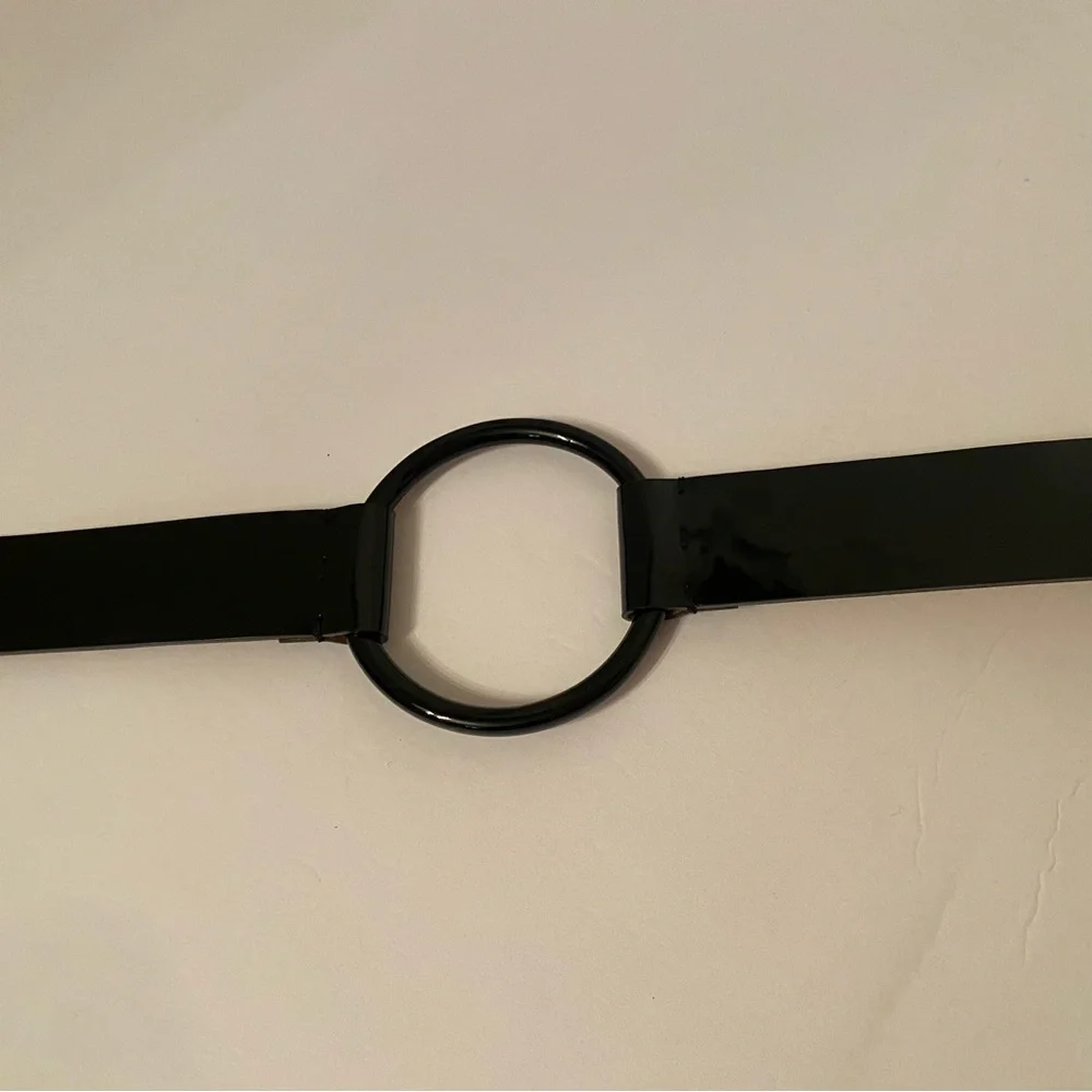 W BY WORTH BELT BLACK PATENT LEATHER ITALY LARGE O RING CENTER SIZE M